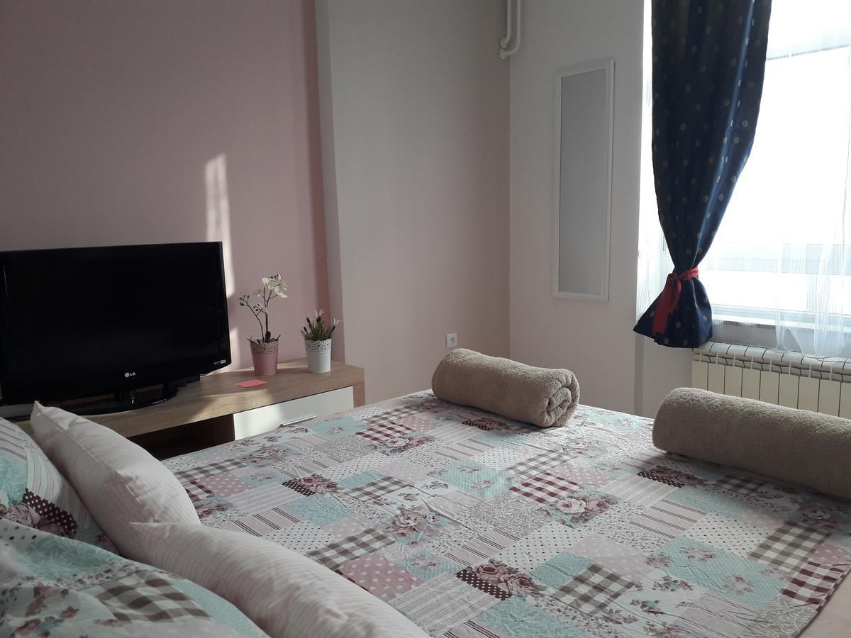 Studio Apartman Ld U Strogom Centru Нови-Сад Экстерьер фото