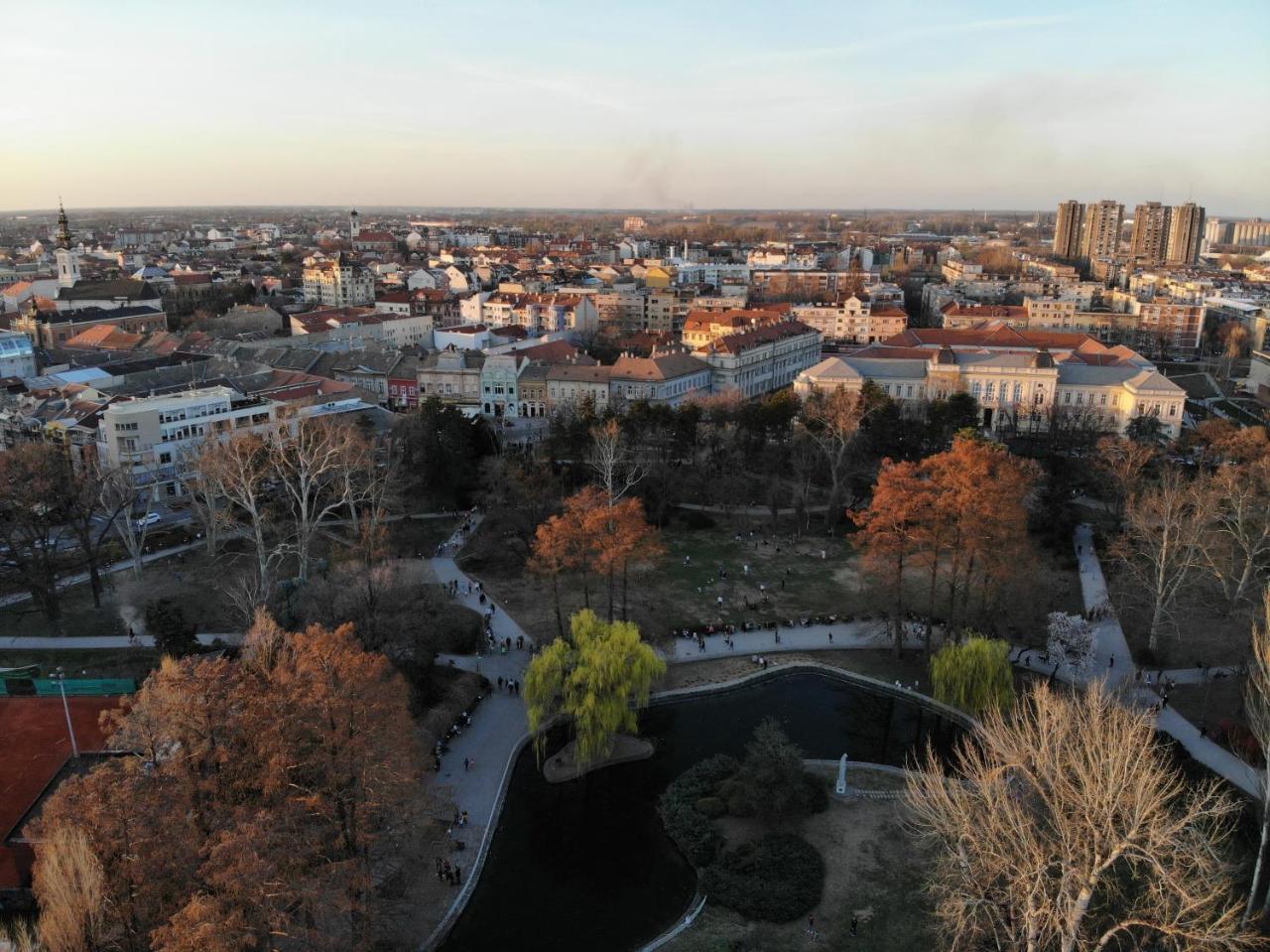 Studio Apartman Ld U Strogom Centru Нови-Сад Экстерьер фото